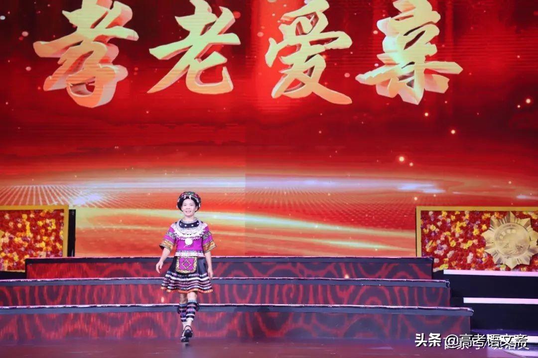 关于道德的作文1000字高考习作(传递道德的力量)-电子课本网 关于道德的作文1000字高考习作(传递道德的力量)
