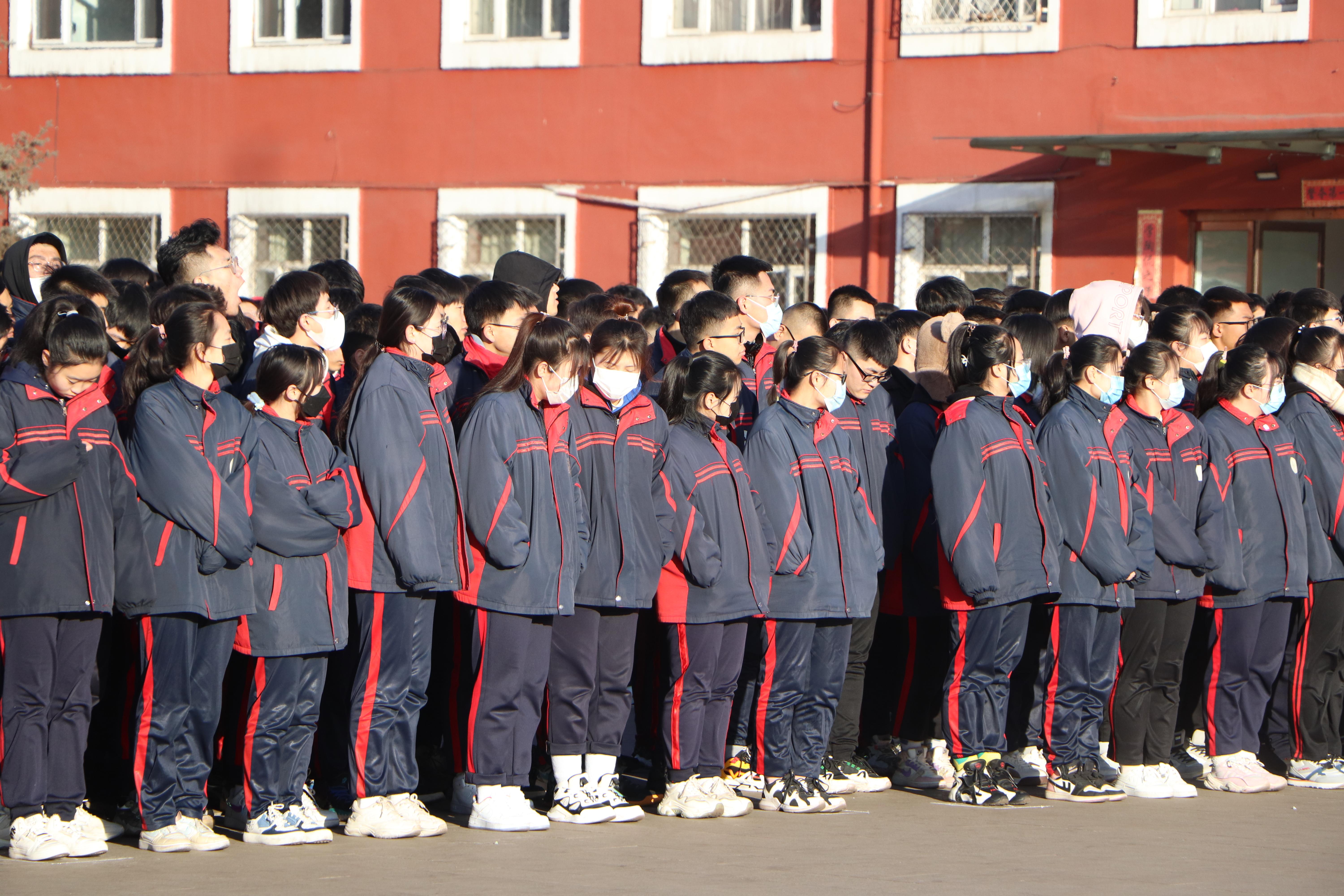 青春演讲稿800字高中习作《美丽源自内涵,奋斗成就青春》-电子课本网 青春演讲稿800字高中习作《美丽源自内涵,奋斗成就青春》