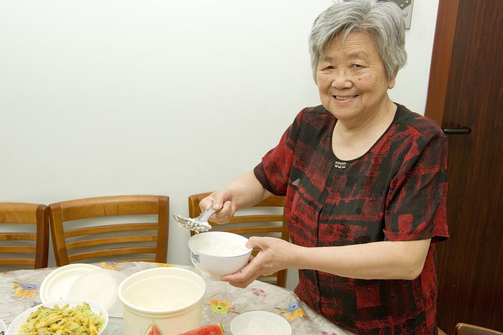 这样做值得作文800字中考满分范文-电子课本网 这样做值得作文800字中考满分范文